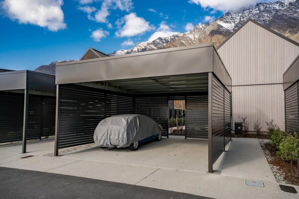 Nestled Below The Remarkables Куийнстаун Екстериор снимка